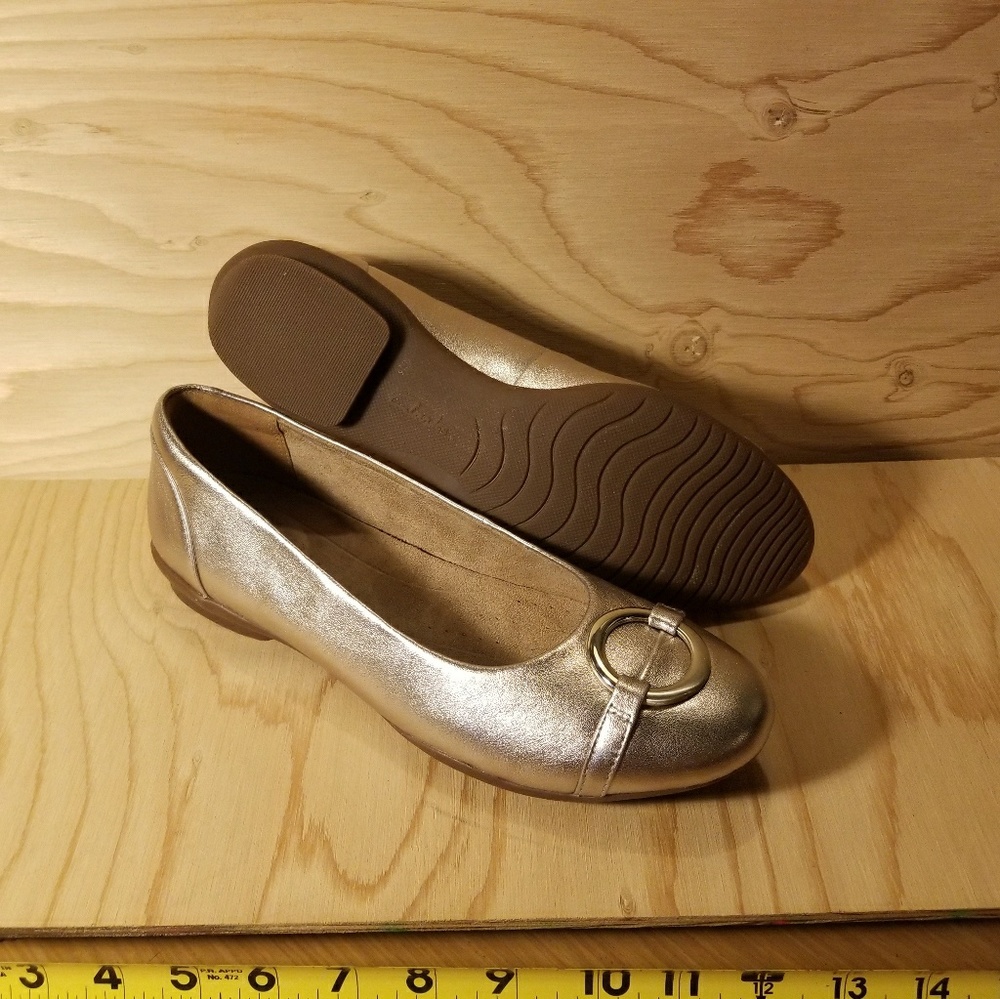 Clarks Unstructured Neenah Vine Flats Comfort 7.5